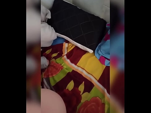 ❤️ Mwenzangu anakaa peke yake nyumbani kwa sababu mume wake anaenda likizo na mimi huchukua nafasi hiyo kumlamba na kumjaza maziwa. ️  ️❤